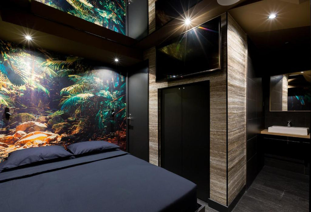 Love Hôtel avec nuit insolite au Dandy et Jacuzzi privatisé - Paris35 de Love Hôtel avec nuit insolite au Dandy et Jacuzzi privatisé