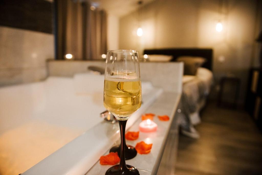 La Suite Romantique avec Jacuzzi au Cœur de Perpignan - Perpignan