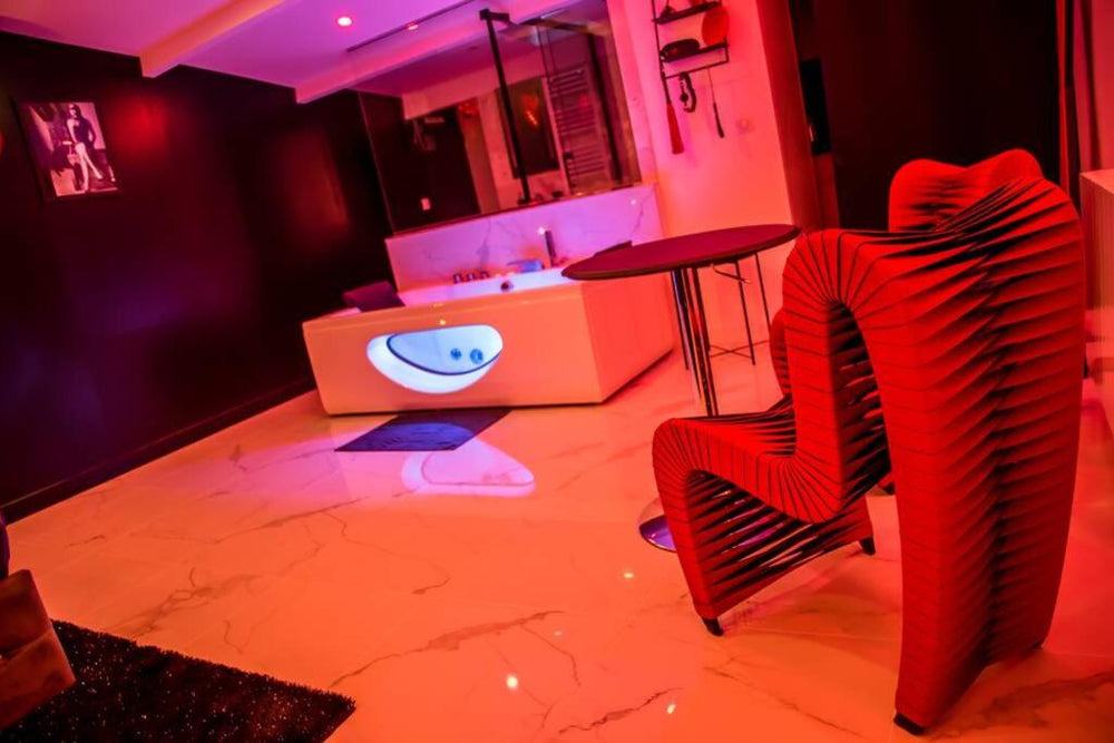 SECRET SUITE "Mr Grey" - Jacuzzi privatif - Gare RER C - Proche Paris - Brétigny-sur-Orge11 de SECRET SUITE "Mr Grey" - Jacuzzi privatif - Gare RER C - Proche Paris