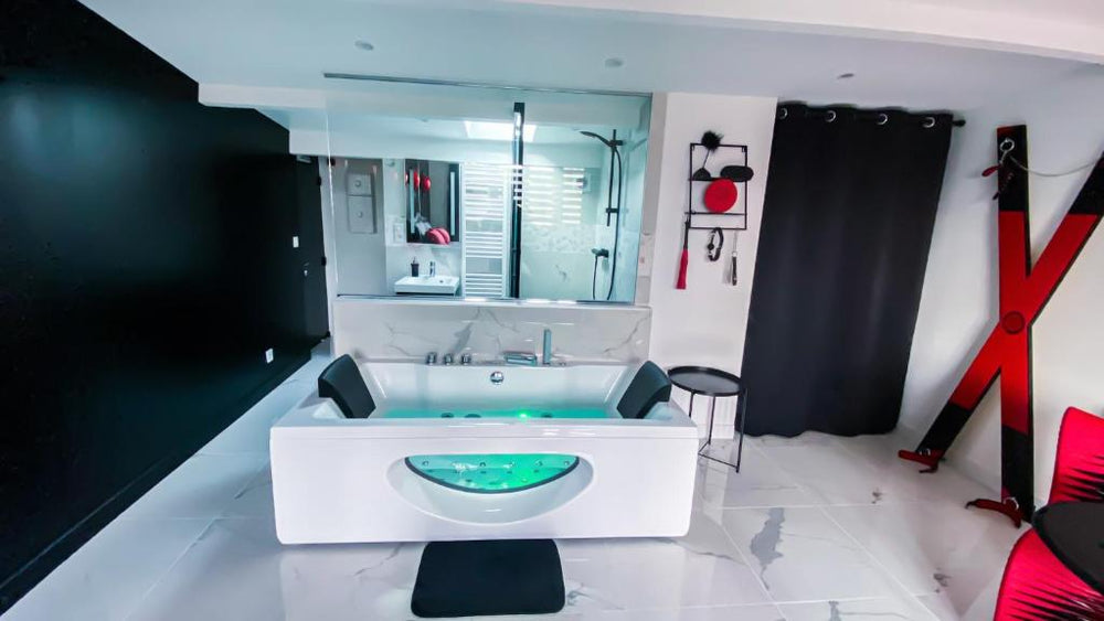 SECRET SUITE "Mr Grey" - Jacuzzi privatif - Gare RER C - Proche Paris - Brétigny-sur-Orge2 de SECRET SUITE "Mr Grey" - Jacuzzi privatif - Gare RER C - Proche Paris