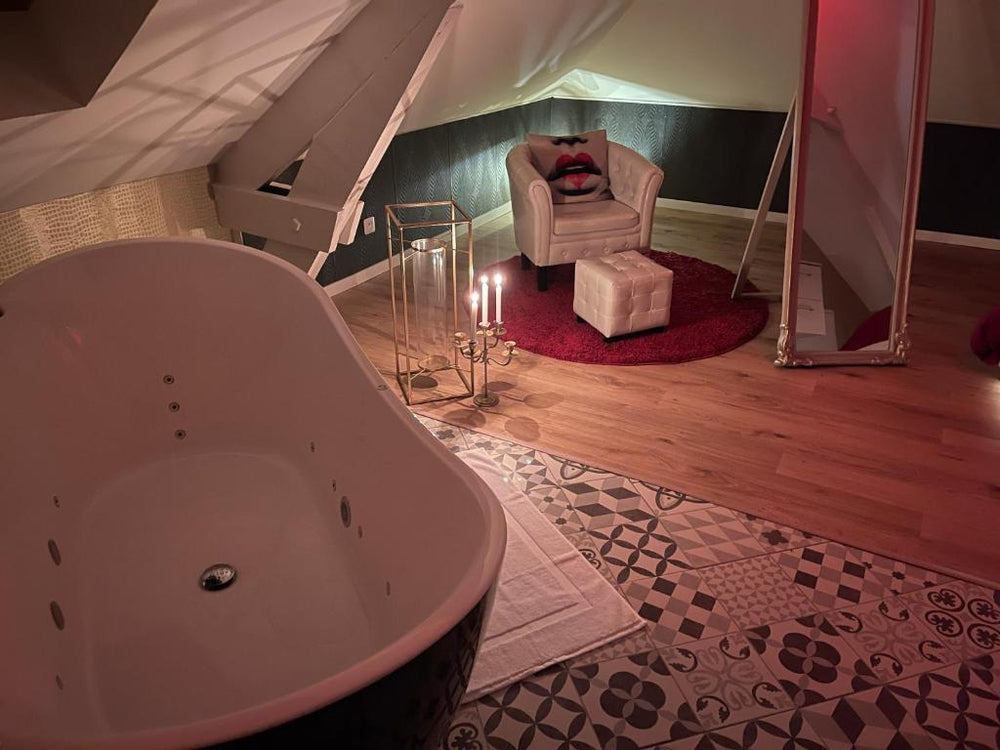 Redroom Loveroom Chambre Spa privative Insolite Thème 50 nuances de grey - Douchy-les-Mines21 de Redroom Loveroom Chambre Spa privative Insolite Thème 50 nuances de grey