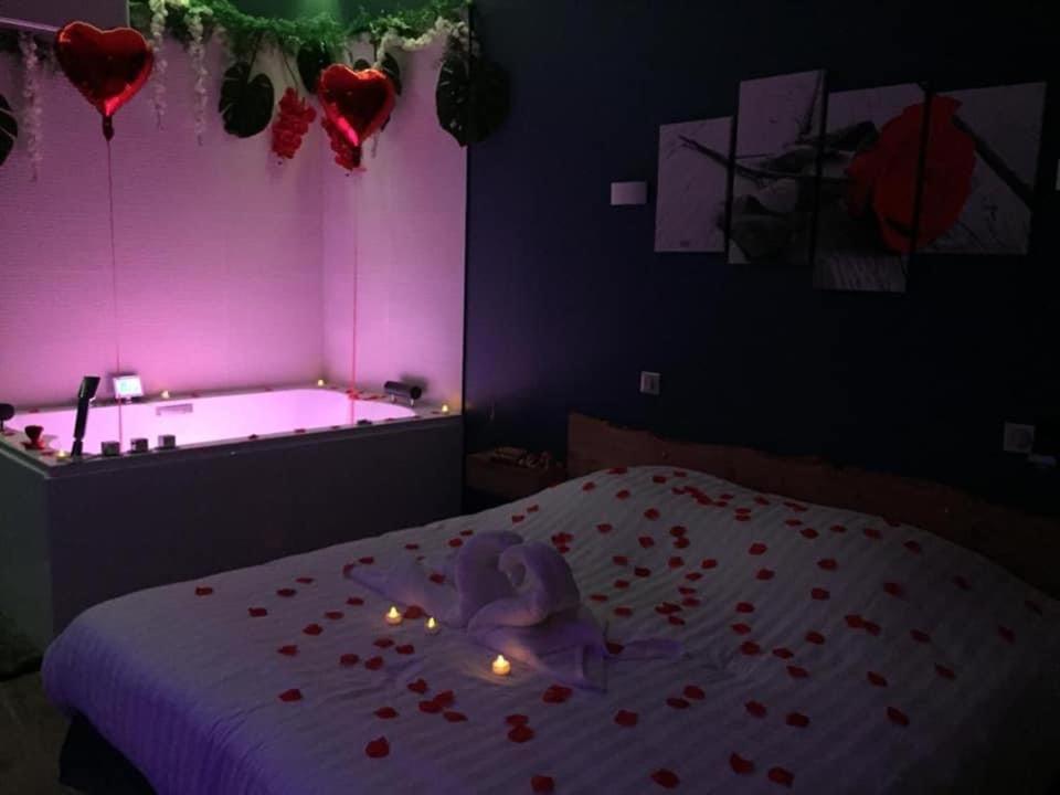 L EDEN et sa love room avec balnéothérapie - Maisons-Alfort9 de L EDEN et sa love room avec balnéothérapie