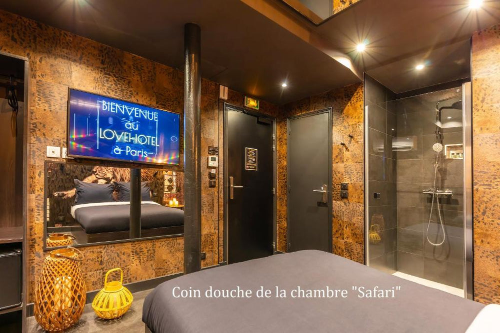 Love Hôtel avec nuit insolite au Dandy et Jacuzzi privatisé - Paris18 de Love Hôtel avec nuit insolite au Dandy et Jacuzzi privatisé