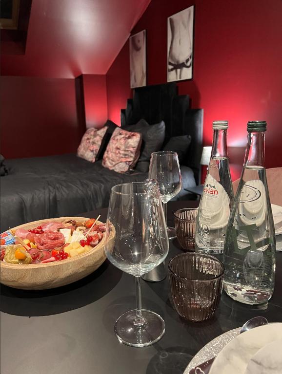 PARENTHESE LOVE - Amour & Tentation Suite Balnéo SPA Proche Orly-Paris - La Ville-du-Bois3 de PARENTHESE LOVE - Amour & Tentation Suite Balnéo SPA Proche Orly-Paris