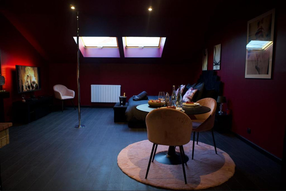 PARENTHESE LOVE - Amour & Tentation Suite Balnéo SPA Proche Orly-Paris - La Ville-du-Bois35 de PARENTHESE LOVE - Amour & Tentation Suite Balnéo SPA Proche Orly-Paris