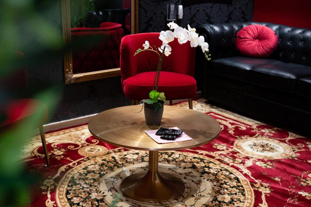 Capsule Secret - Jacuzzi - Netflix & Home cinéma - Jeux de couple - Barre de pole dance - Valenciennes24 de Capsule Secret - Jacuzzi - Netflix & Home cinéma - Jeux de couple - Barre de pole dance