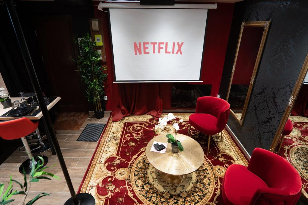 Capsule Secret - Jacuzzi - Netflix & Home cinéma - Jeux de couple - Barre de pole dance - Valenciennes15 de Capsule Secret - Jacuzzi - Netflix & Home cinéma - Jeux de couple - Barre de pole dance