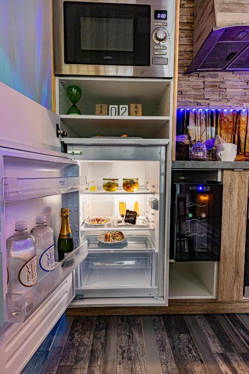 Le Néflier Dijon - appart balnéo - SPA romantique pour 2 - Dijon15 de Le Néflier Dijon - appart balnéo - SPA romantique pour 2