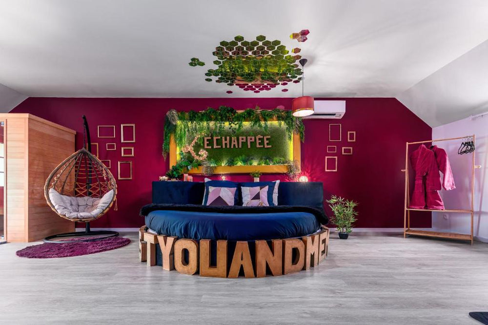 Suite L'echappee - Maison romantique - SPA & Sauna Privatif- Pole Dance - Lit rond avec miroir au plafond - Pézarches1 de Suite L'echappee - Maison romantique - SPA & Sauna Privatif- Pole Dance - Lit rond avec miroir au plafond