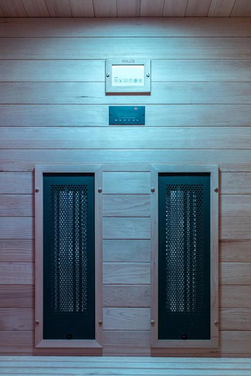Suite L'echappee - Maison romantique - SPA & Sauna Privatif- Pole Dance - Lit rond avec miroir au plafond - Pézarches8 de Suite L'echappee - Maison romantique - SPA & Sauna Privatif- Pole Dance - Lit rond avec miroir au plafond