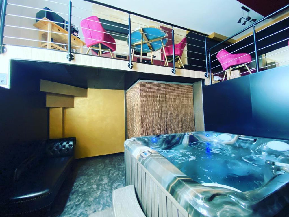 Mieuxqualhotel jacuzzi privatif Love room - Bordeaux3 de Mieuxqualhotel jacuzzi privatif Love room