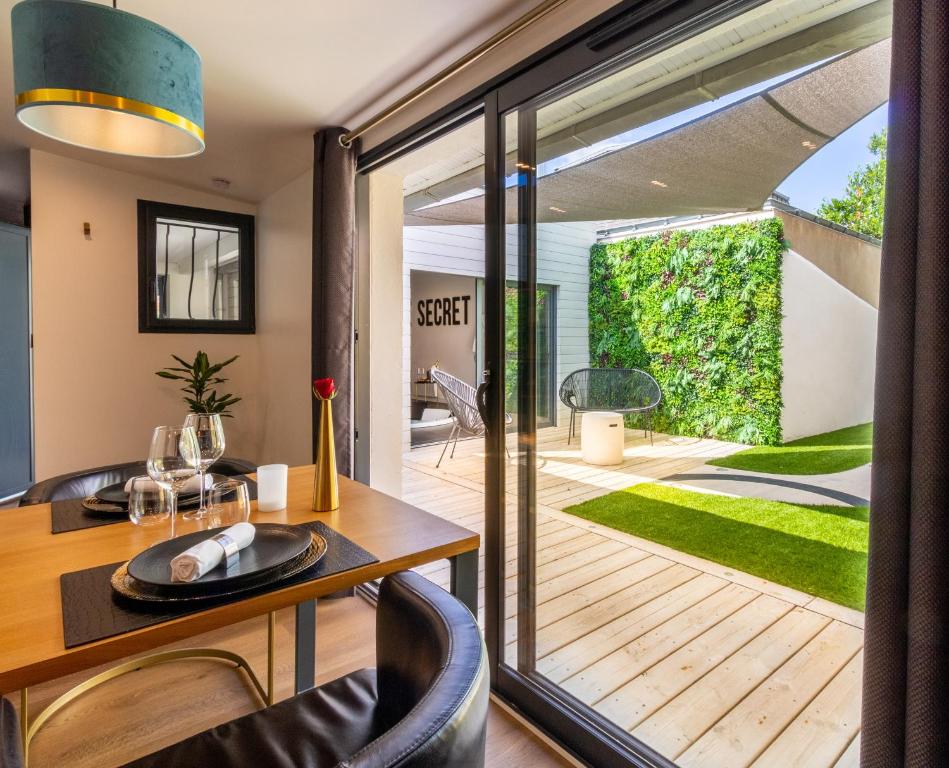 Nuit confort avec Balnéo XXL privative et Climatisation - Nantes18 de Nuit confort avec Balnéo XXL privative et Climatisation