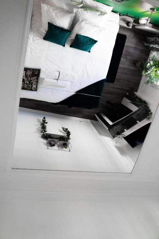 Suite L'éclipse Paris, logement avec jacuzzi, à 10 minutes des Champs Elysées - Levallois-Perret3 de Suite L'éclipse Paris, logement avec jacuzzi, à 10 minutes des Champs Elysées