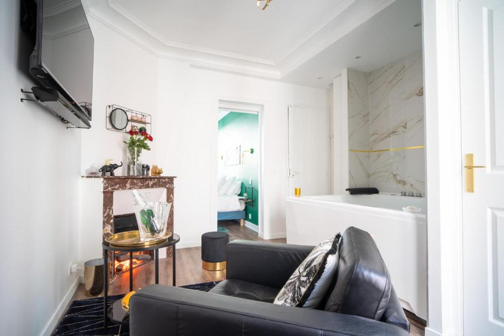Suite L'éclipse Paris, logement avec jacuzzi, à 10 minutes des Champs Elysées - Levallois-Perret18 de Suite L'éclipse Paris, logement avec jacuzzi, à 10 minutes des Champs Elysées