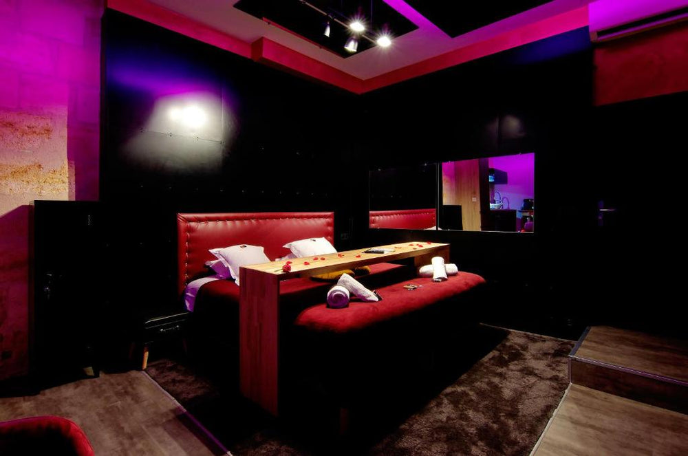 Mieuxqualhotel jacuzzi privatif Love room - Bordeaux2 de Mieuxqualhotel jacuzzi privatif Love room