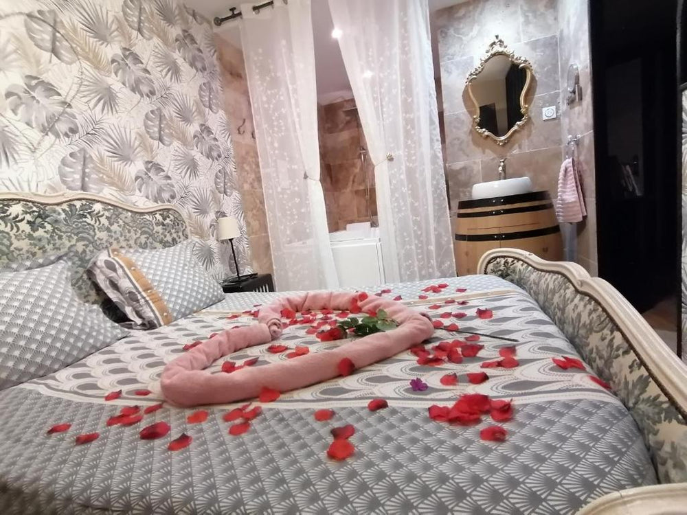 Romantisme et glamour avec spa ,jardin proche zénith - Dijon36 de Romantisme et glamour avec spa ,jardin proche zénith
