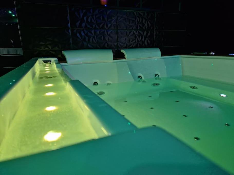 Suite Coquine avec jacuzzi YaoSpa60 - Laigneville6 de Suite Coquine avec jacuzzi YaoSpa60