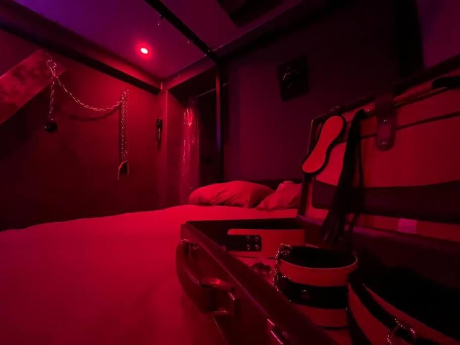 Les 50 nuances de rouge LOVEROOM - Souppes-sur-Loing6 de Les 50 nuances de rouge LOVEROOM
