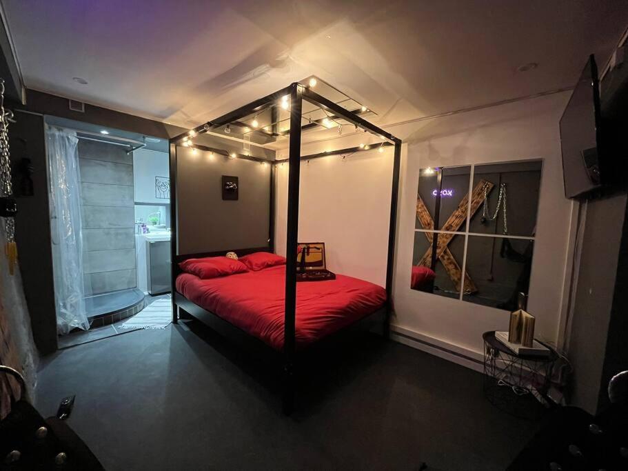 Les 50 nuances de rouge LOVEROOM - Souppes-sur-Loing10 de Les 50 nuances de rouge LOVEROOM