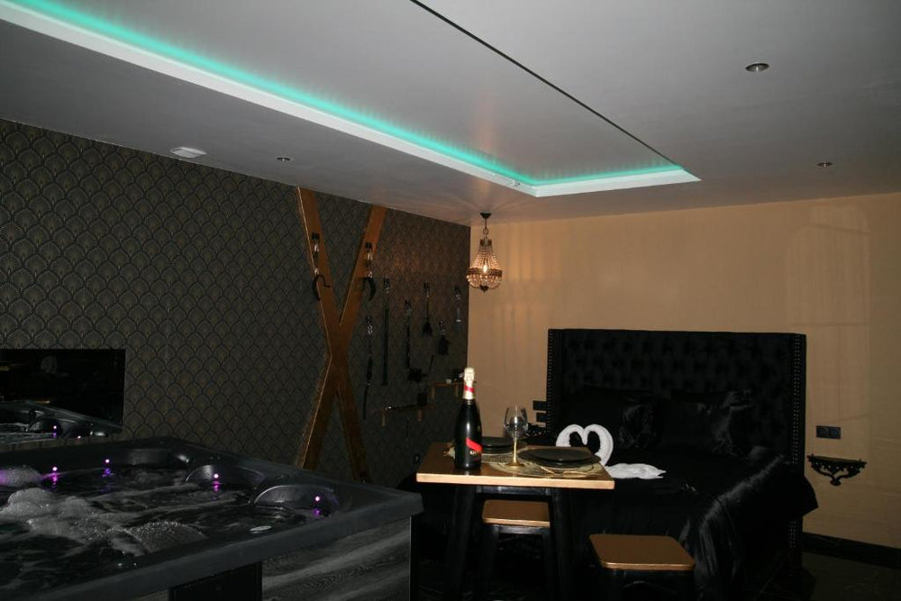 Désirs d'une nuit - Loveroom jacuzzi - Cagny10 de Désirs d'une nuit - Loveroom jacuzzi