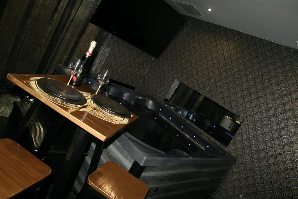 Désirs d'une nuit - Loveroom jacuzzi - Cagny37 de Désirs d'une nuit - Loveroom jacuzzi