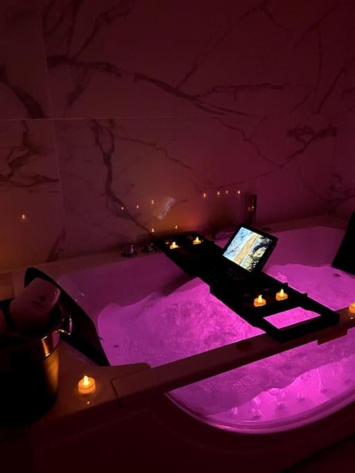 Love Room 80m2 BDSM 50 nuances de Grey - SAUNA - Parking gratuit - Antibes12 de Love Room 80m2 BDSM 50 nuances de Grey - SAUNA - Parking gratuit
