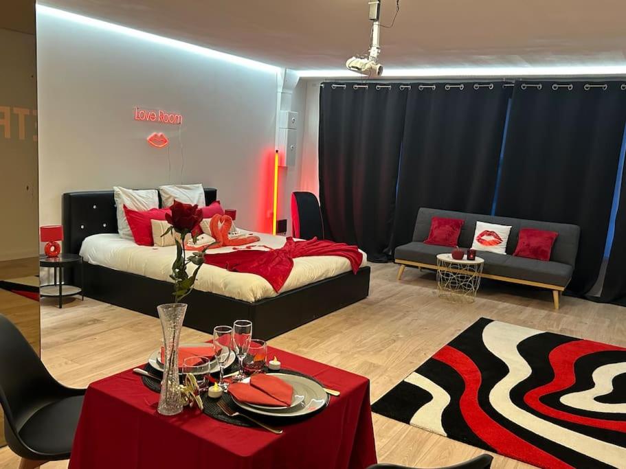Love Room 80m2 BDSM 50 nuances de Grey - SAUNA - Parking gratuit - Antibes28 de Love Room 80m2 BDSM 50 nuances de Grey - SAUNA - Parking gratuit