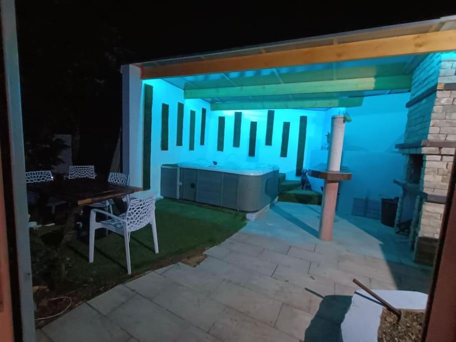 Appartement Le Secret Spa billard sensualité - Espondeilhan17 de Appartement Le Secret Spa billard sensualité