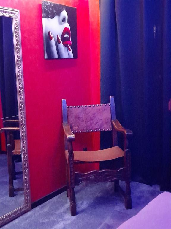 LOVE ROOM Le rouge et noir - Barr46 de LOVE ROOM Le rouge et noir