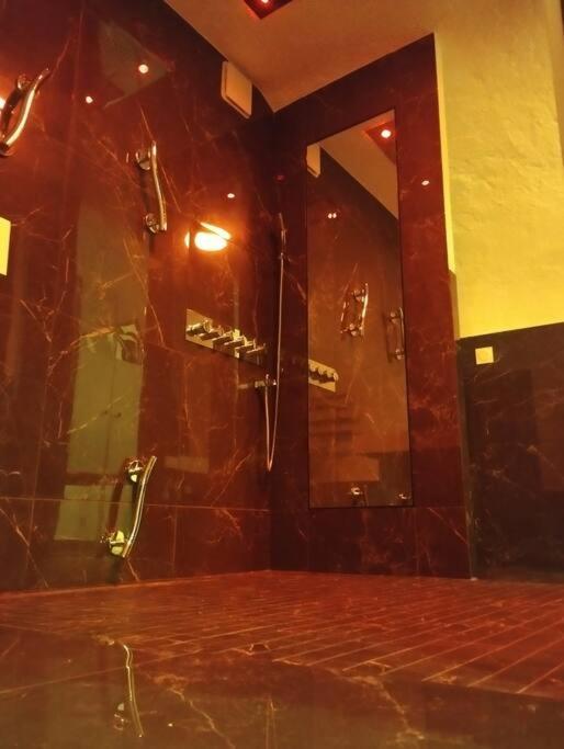 La suite Miroir, Love Room - Bouc-Bel-Air15 de La suite Miroir, Love Room