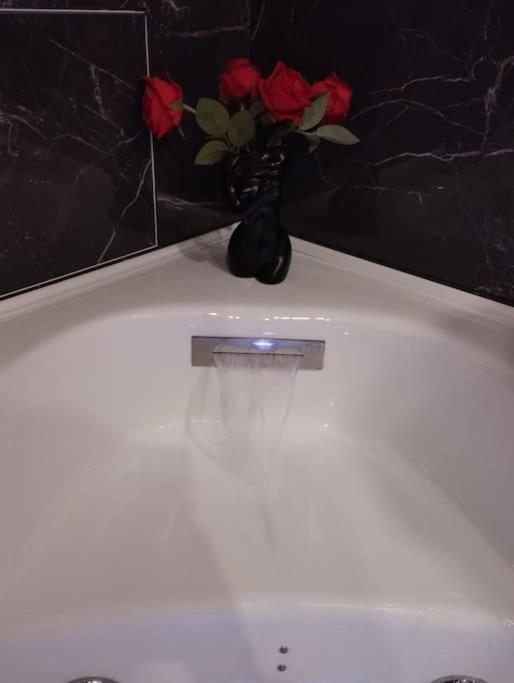 La suite Miroir, Love Room - Bouc-Bel-Air13 de La suite Miroir, Love Room