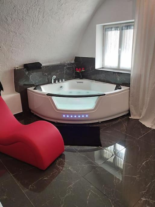 La suite Miroir, Love Room - Bouc-Bel-Air11 de La suite Miroir, Love Room