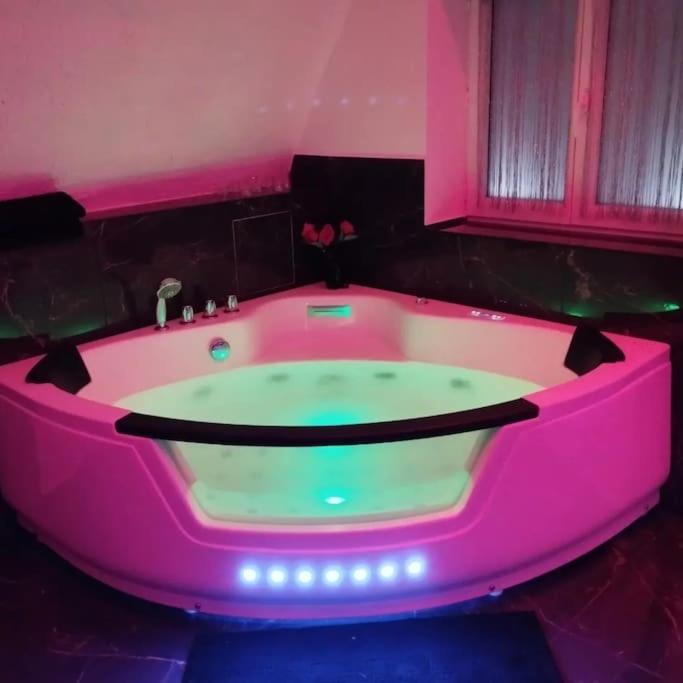 La suite Miroir, Love Room - Bouc-Bel-Air9 de La suite Miroir, Love Room