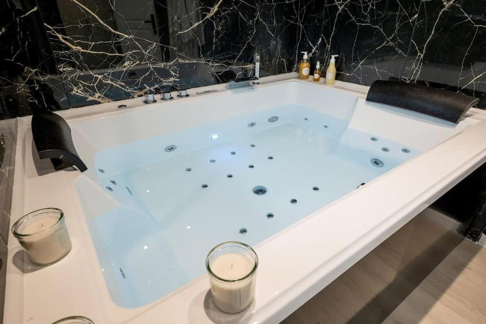 * Love Room jacuzzi * - Aubie-et-Espessas14 de * Love Room jacuzzi *