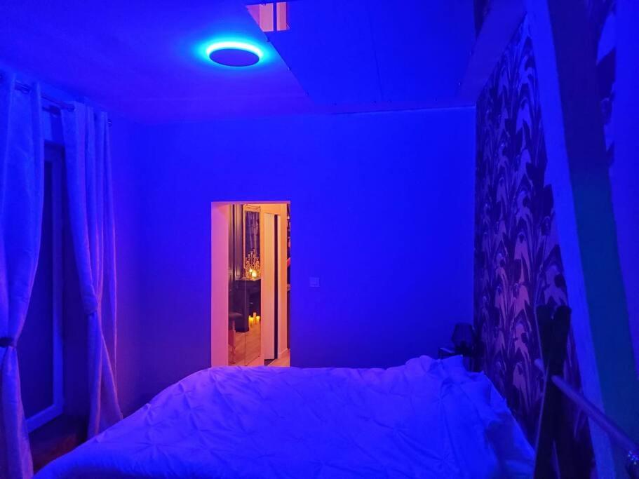 Love room « L'étreinte dorée » - Illiers18 de Love room « L'étreinte dorée »