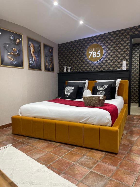 SUITE 785 Chambre Jacuzzi Sauna - Montauban44 de SUITE 785 Chambre Jacuzzi Sauna