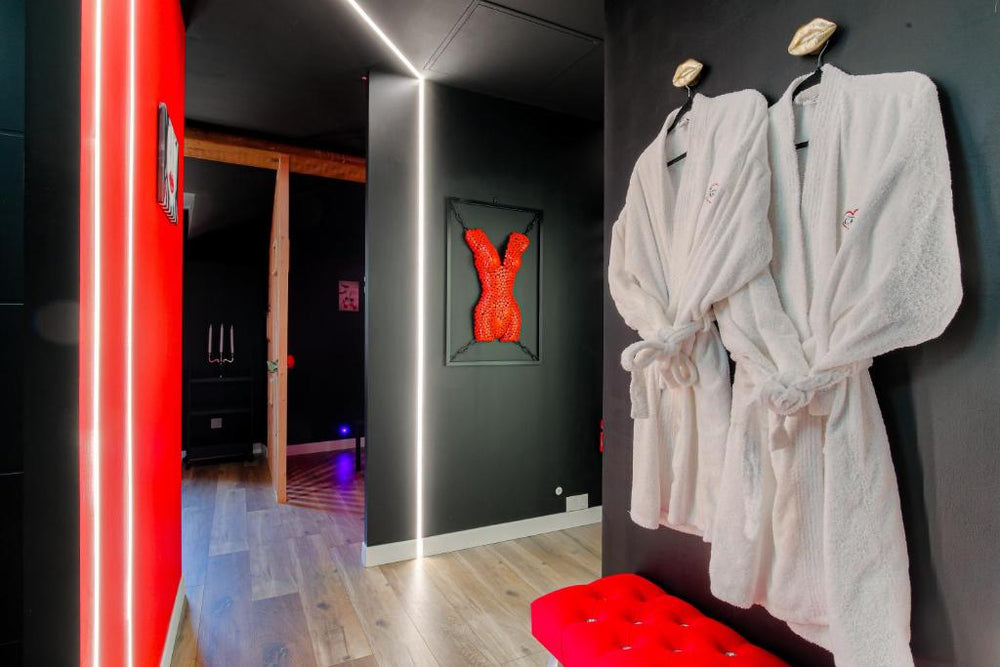 L'Interdit Suite Luxe Romantique Spa Balneo Sauna Hammam - Serrières18 de L'Interdit Suite Luxe Romantique Spa Balneo Sauna Hammam