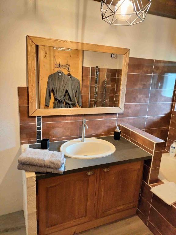 GITE Chambre SPA Privé DE L'ANCIENNE FERME - Vallières19 de GITE Chambre SPA Privé DE L'ANCIENNE FERME