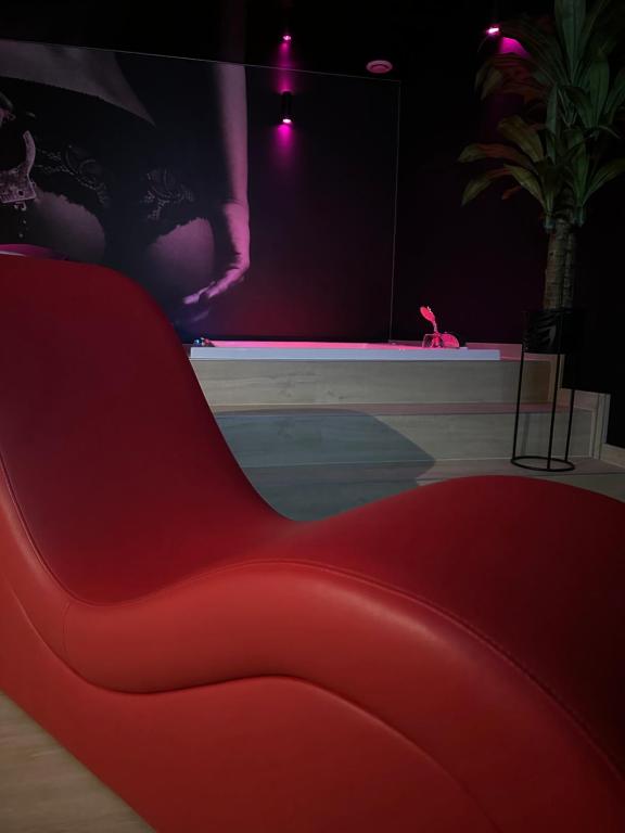 Red Room by Loveroomeo - Pontarlier4 de Red Room by Loveroomeo