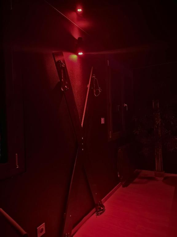 Red Room by Loveroomeo - Pontarlier5 de Red Room by Loveroomeo