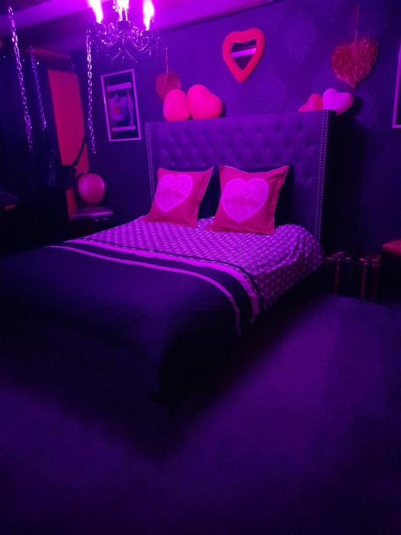 LOVE ROOM Le rouge et noir - Barr13 de LOVE ROOM Le rouge et noir