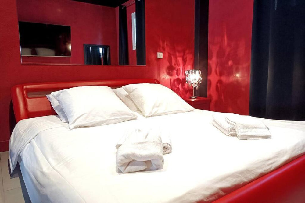 Appartement balnéo et sauna privés The Red Room - Mauguio28 de Appartement balnéo et sauna privés The Red Room