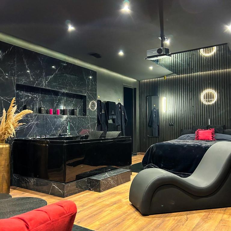 BlackRoom Suite de Luxe 50 Nuances de grey - Le Havre12 de BlackRoom Suite de Luxe 50 Nuances de grey