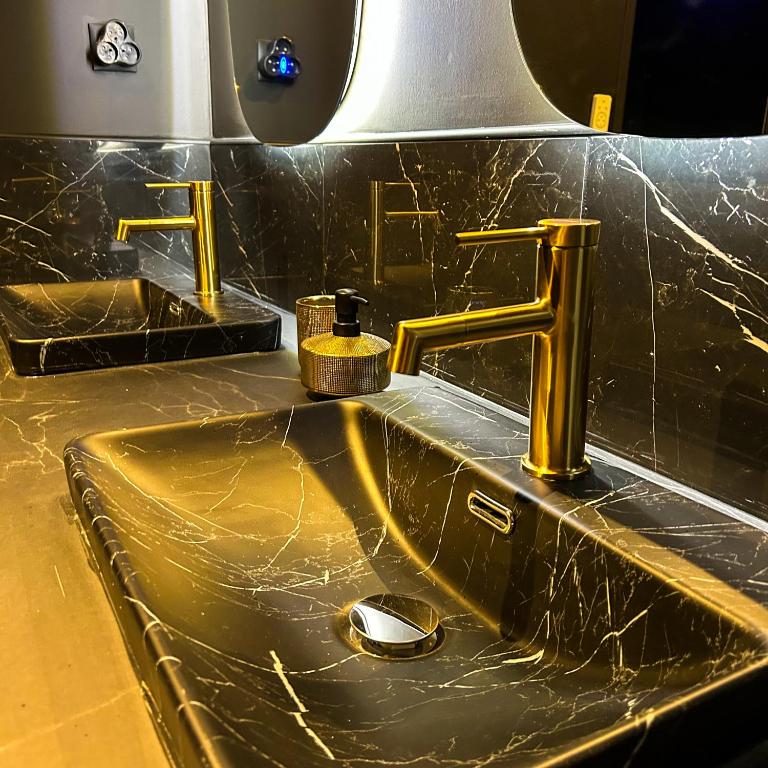 BlackRoom Suite de Luxe 50 Nuances de grey - Le Havre20 de BlackRoom Suite de Luxe 50 Nuances de grey
