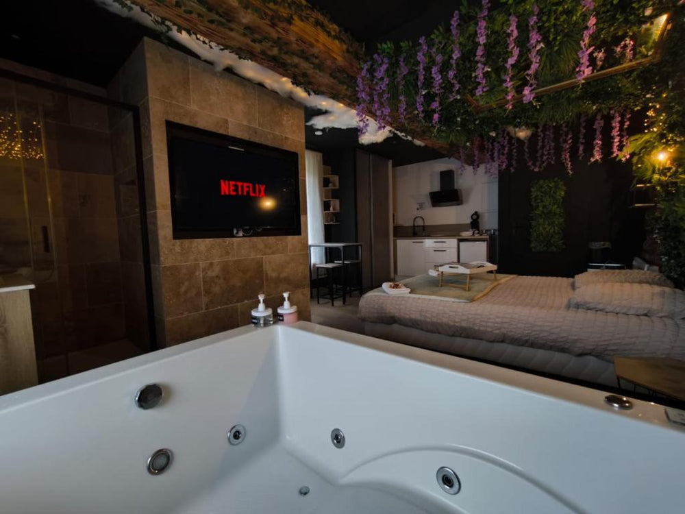 L'éxperience LOVE ROOM - LʼÉtrat17 de L'éxperience LOVE ROOM