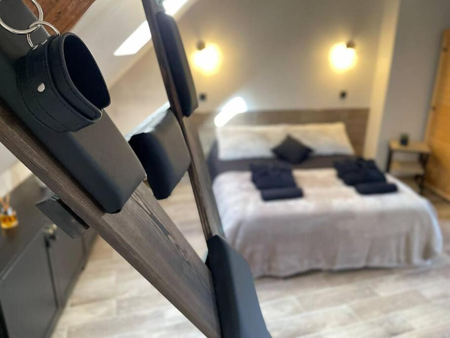 Love Room Le Chalet / Jacuzzi / Sauna - Château-Landon6 de Love Room Le Chalet / Jacuzzi / Sauna