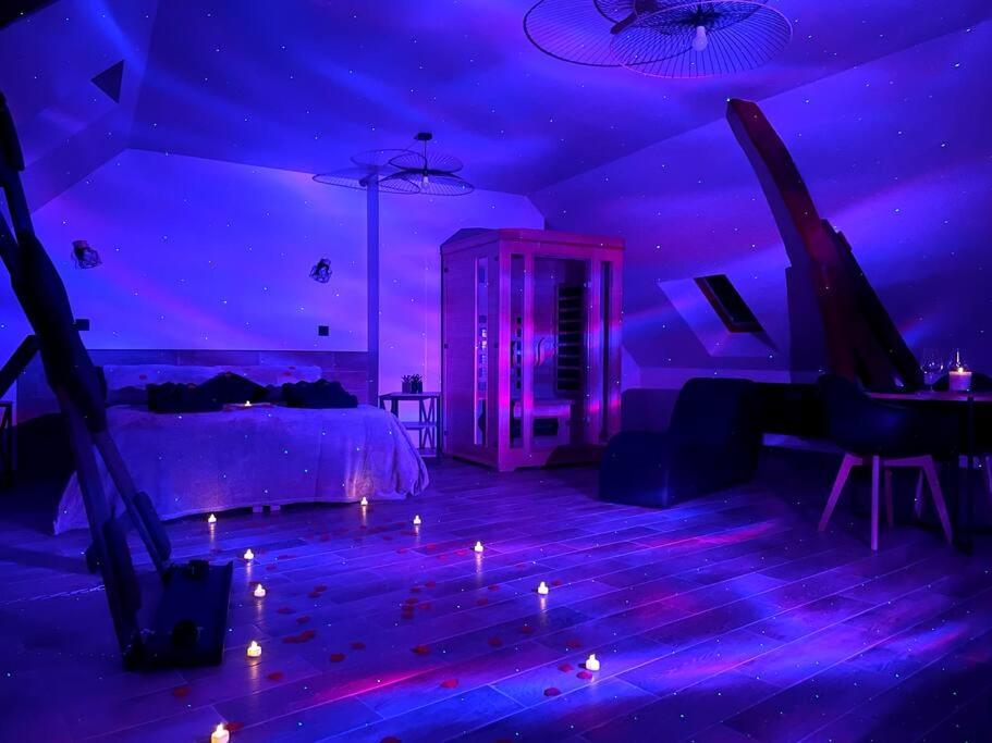 Love Room Le Chalet / Jacuzzi / Sauna - Château-Landon42 de Love Room Le Chalet / Jacuzzi / Sauna