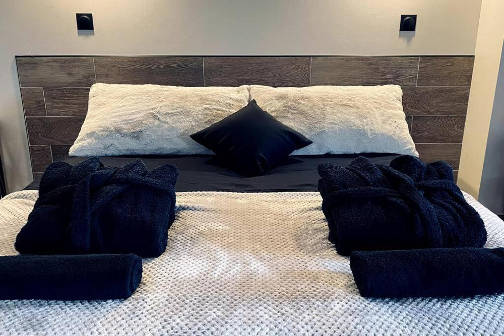 Love Room Le Chalet / Jacuzzi / Sauna - Château-Landon13 de Love Room Le Chalet / Jacuzzi / Sauna