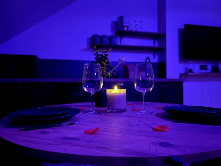 Love Room Le Chalet / Jacuzzi / Sauna - Château-Landon24 de Love Room Le Chalet / Jacuzzi / Sauna