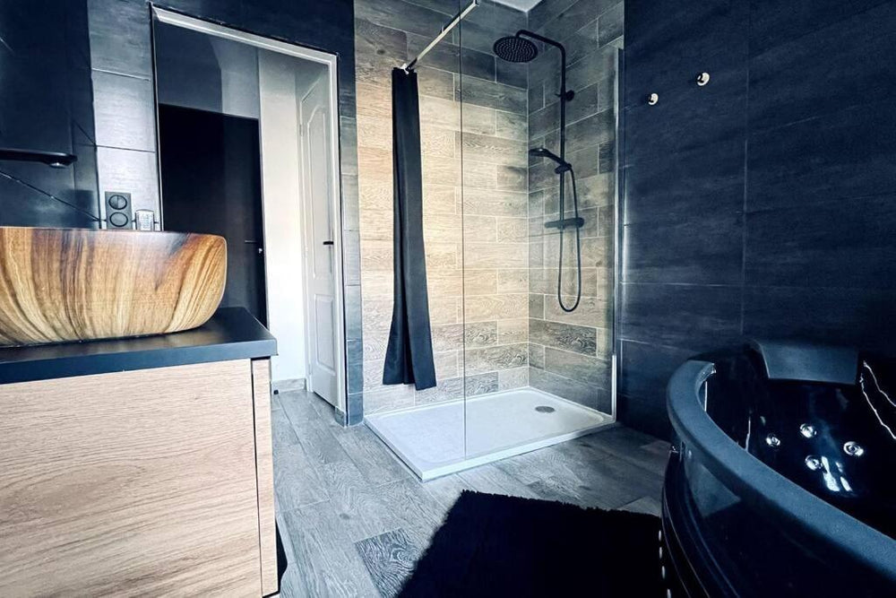 Love Room Le Chalet / Jacuzzi / Sauna - Château-Landon44 de Love Room Le Chalet / Jacuzzi / Sauna